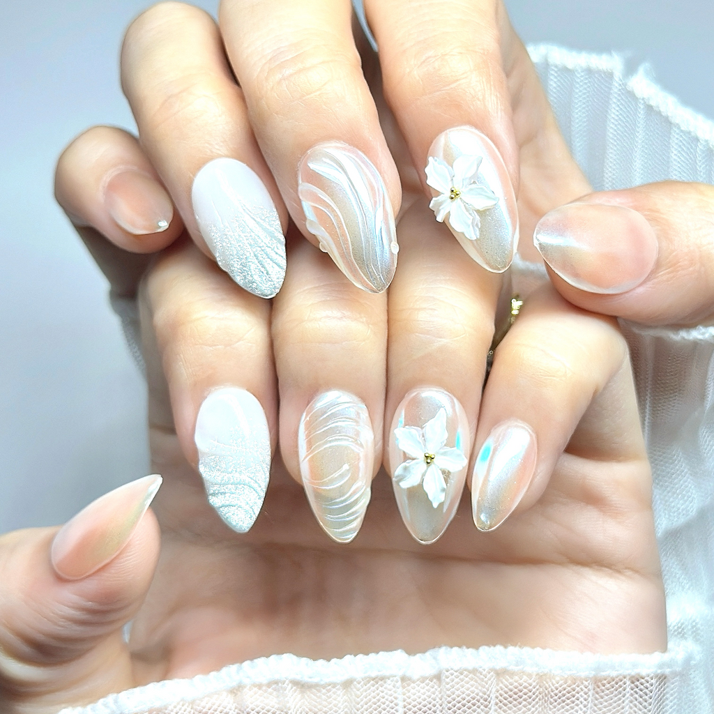 White Floral Press-On Nails | Short Almond Pearl Bridal Nails with 3D Flower – Hand-Painted Gel Reusable Set (30 Nails, 15 Sizes)