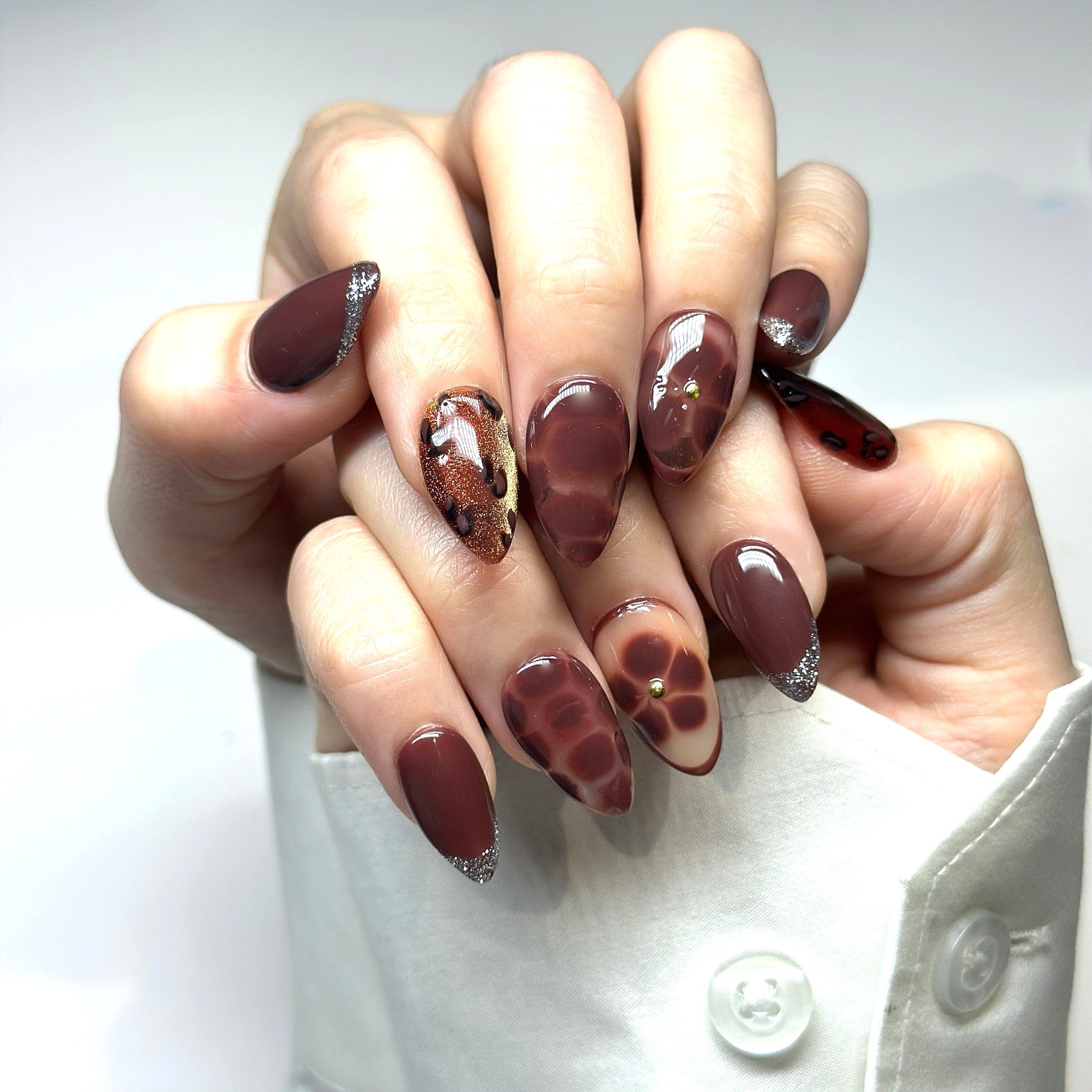 Press-On Gel Nails Brown Short Almond – Hand-Painted Silver Glitter Freach Tips, 30-Piece 15 sizes Reusable Set