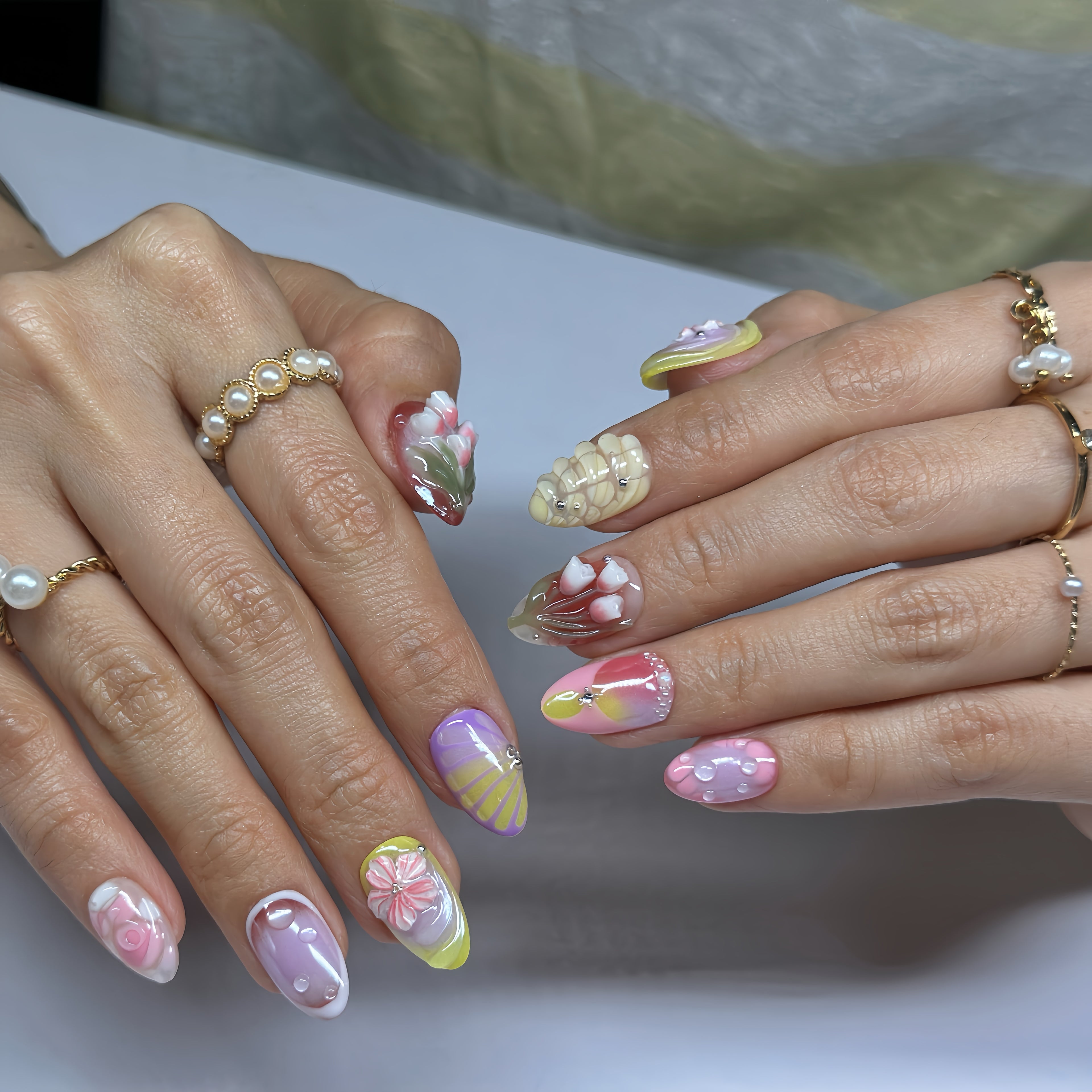 Tulip Dream Garden Press-On Nails – Short Almond Pastel Floral Set, 3D Flower Gel Design,Gradient Cute Nails | Hand-Painted, Reusable 20pcs Kit