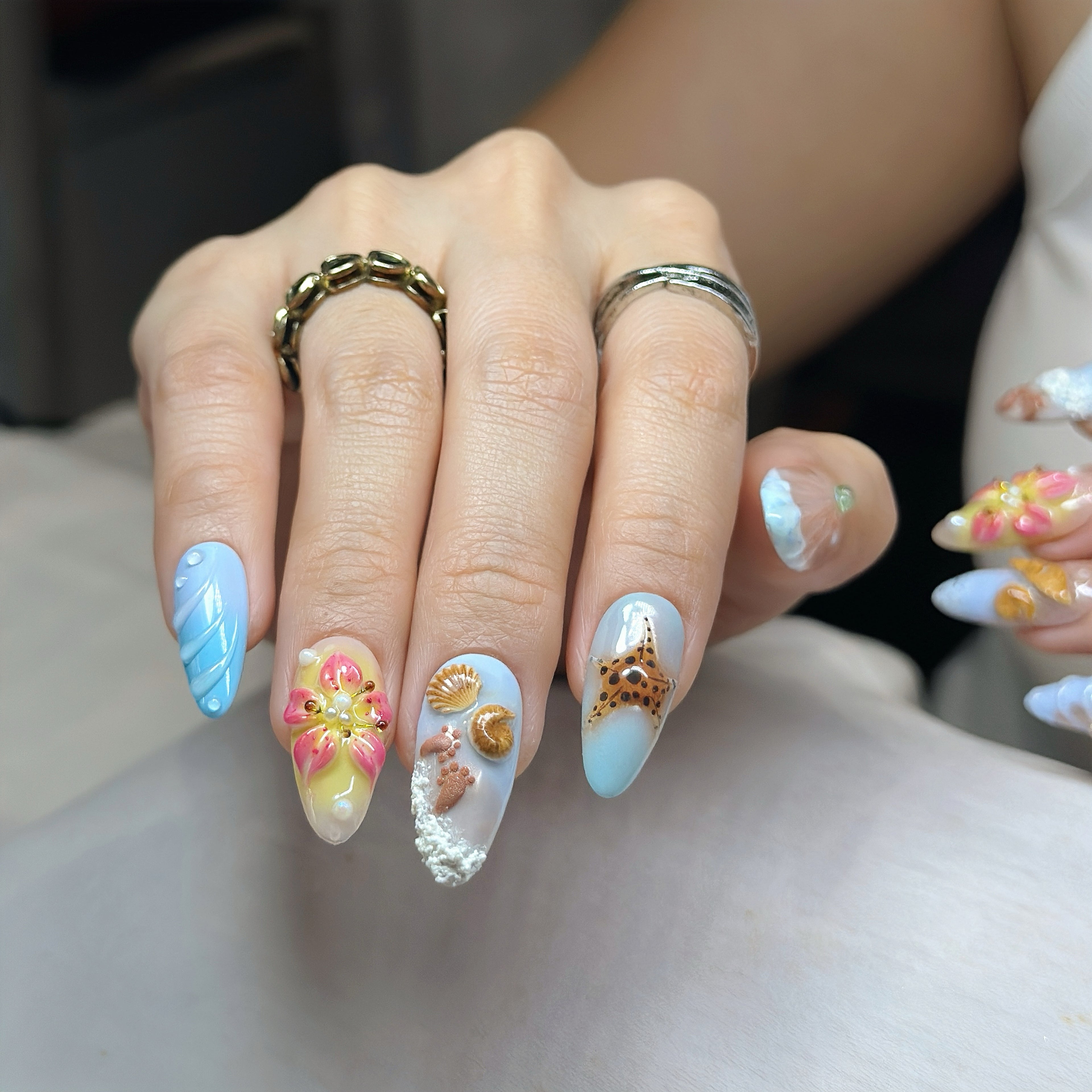 Ocean Bloom Press-On Nails – Medium Almond Sea Life Set, 3D Jellyfish, Shell & Starfish Design, Beach-Inspired Glossy Gel Nails |  Reusable 20pcs Kit