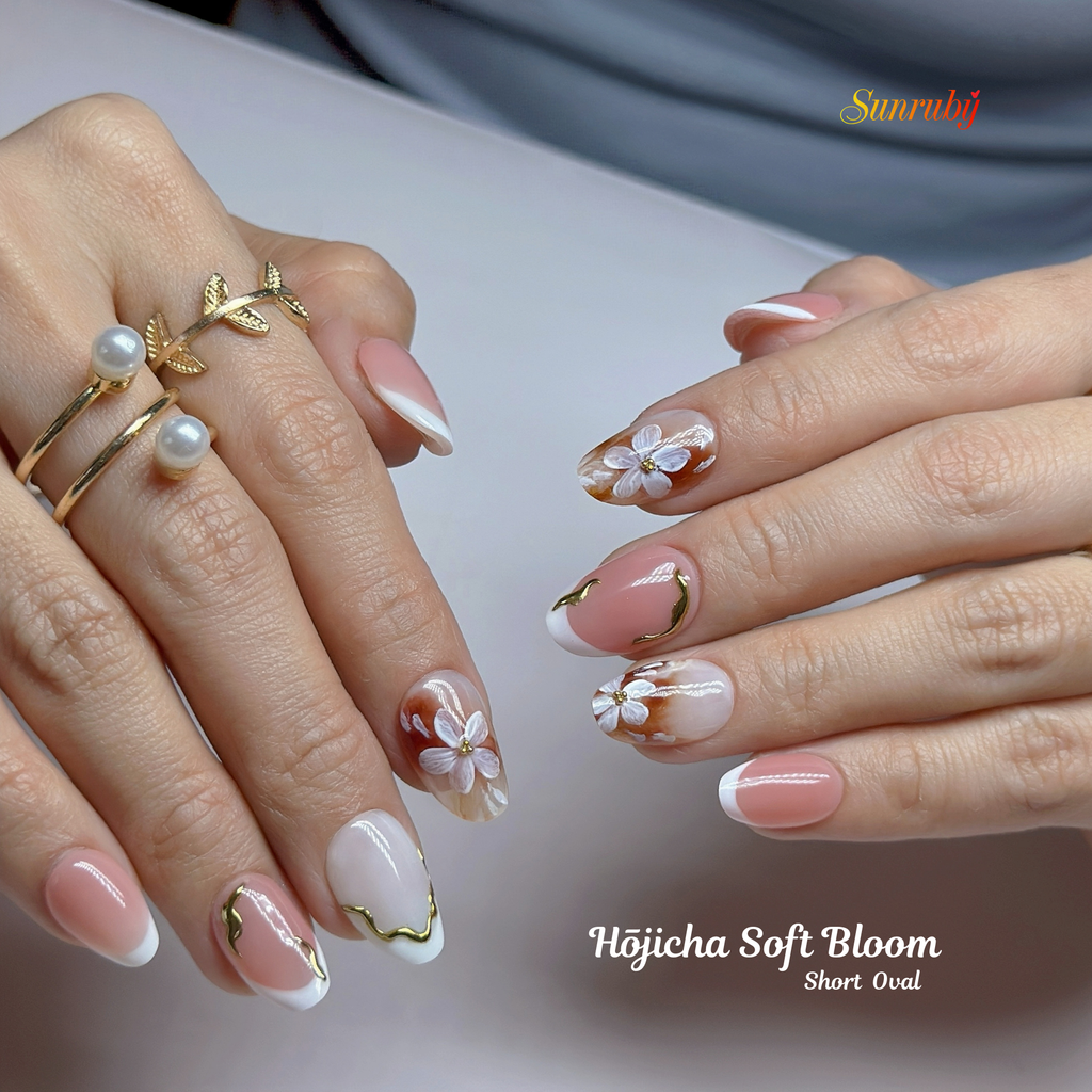 Short Oval Hōjicha Soft Bloom: The Ultimate Zen-Aesthetic Floral Set ☕️🌸| Hand-Painted Gel Reusable Set, 30 Nails, 15 Sizes