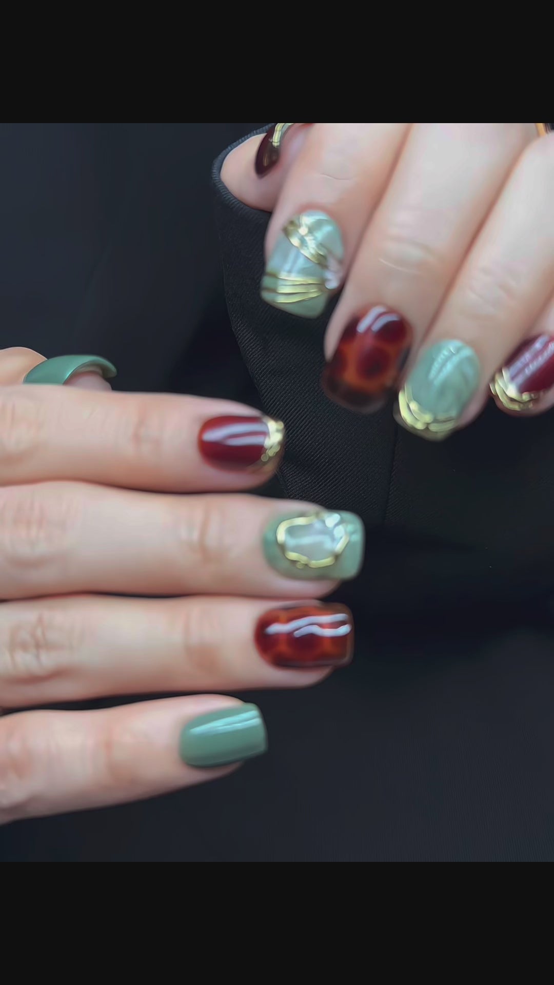 Verdant Relic Press-On Nails – Short Square | Green Marble, Tortoiseshell & Gold Accent | Hand-Painted Gel Reusable Set, 30 Nails, 15 Sizes