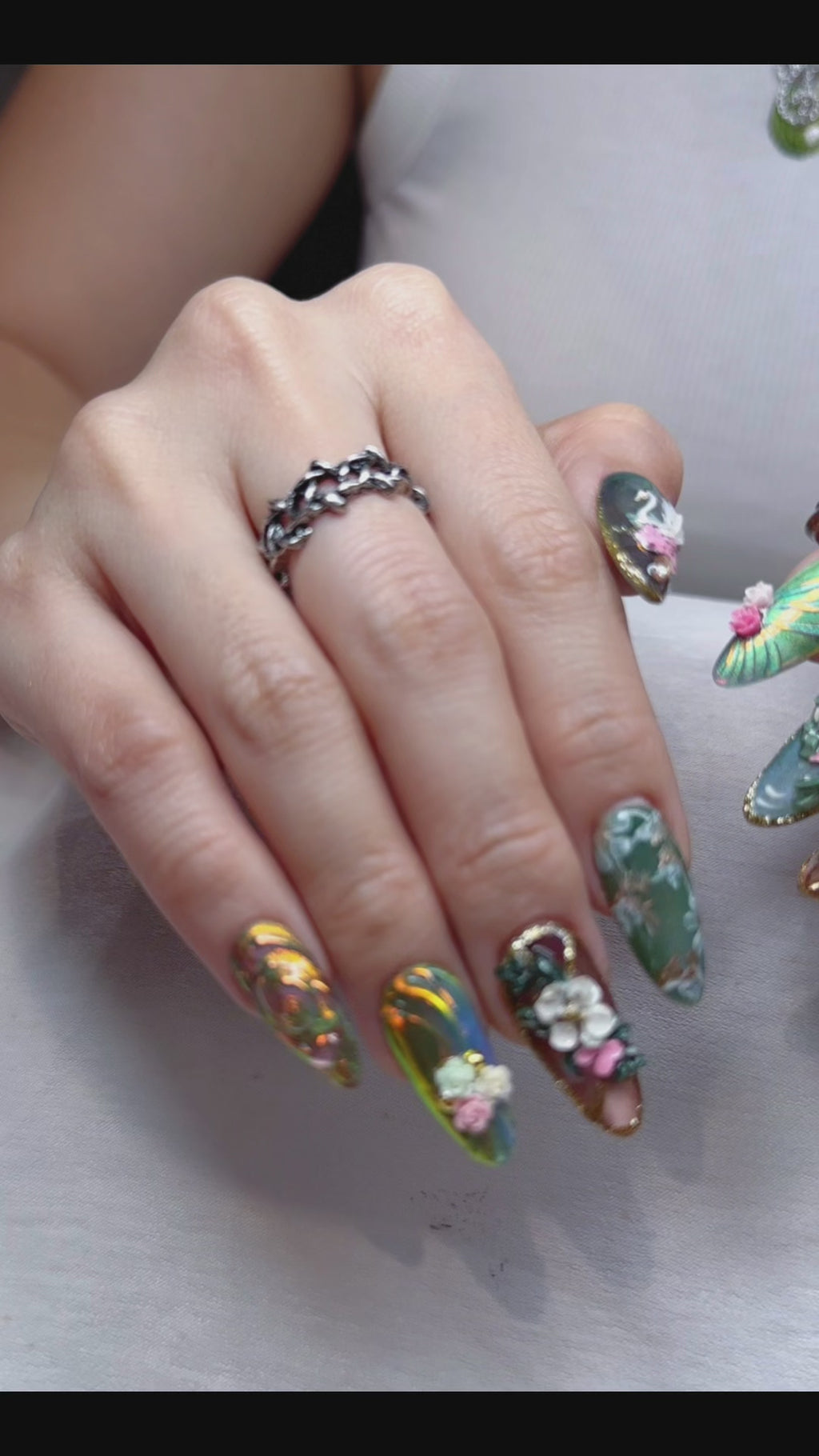 Swan Garden Press-On Nails – Medium Almond Green Chrome Set, 3D Floral & Swan Design, Luxury Nature-Inspired Glossy Nails |  Reusable 20pcs Kit