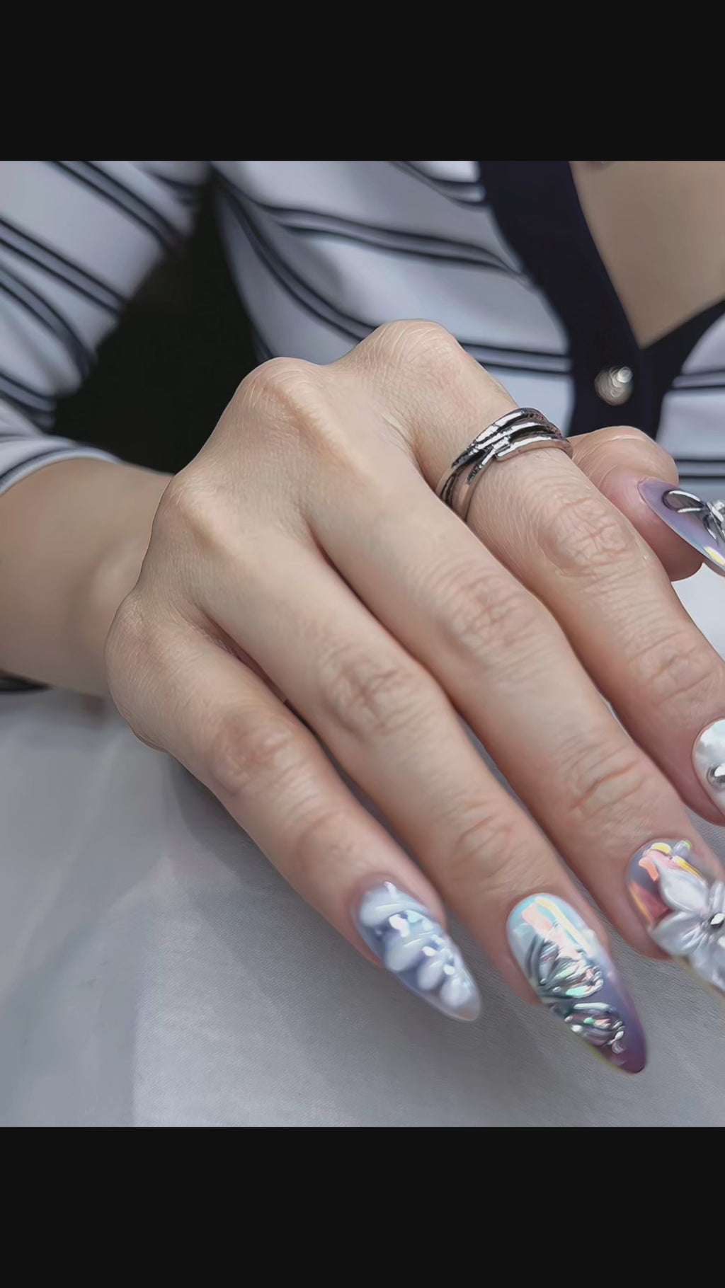 Iridescent Angel Shell Press-On Nails – Medium Almond Pearl Chrome Set, 3D Flower & Butterfly Design, Ocean-Inspired Glossy Nails| Hand-Painted, Reusable 20pcs Kit
